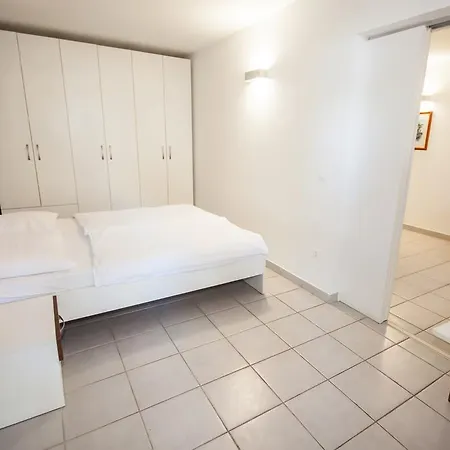 Mirta 3* Božava